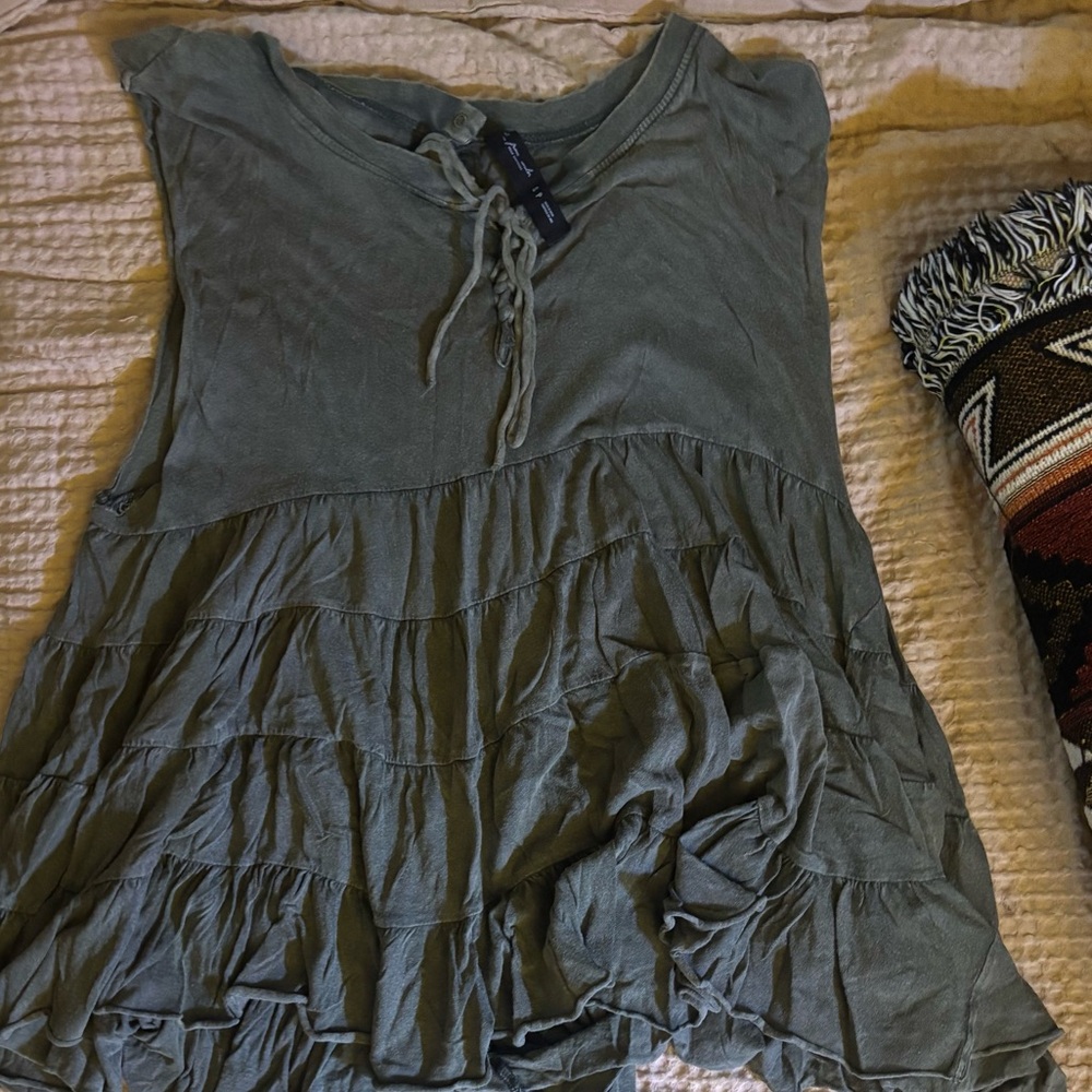 🌴Urban Outfitters Frilly Romper